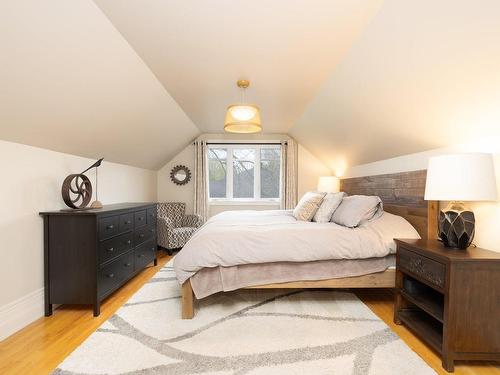 Master bedroom - 131 Av. D'Embleton Crescent, Pointe-Claire, QC - Indoor Photo Showing Bedroom