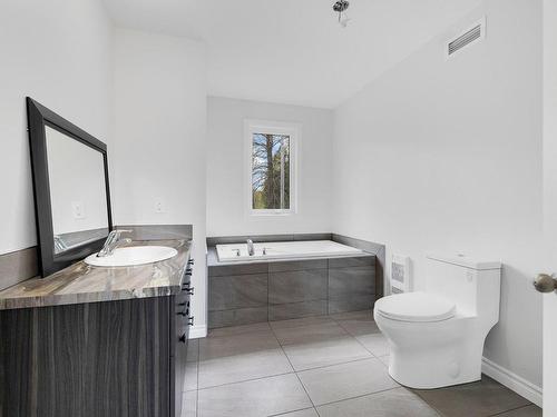 Salle de bains - 1453 3E Rang, Ormstown, QC - Indoor Photo Showing Bathroom