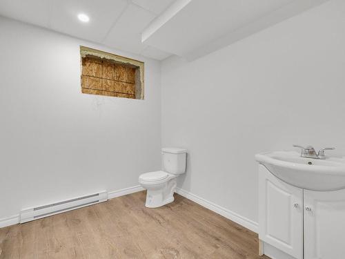 Bathroom - 1453 3E Rang, Ormstown, QC - Indoor Photo Showing Bathroom