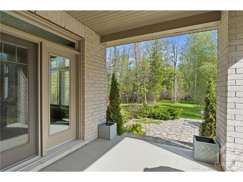 1116 Meadowshire Way, Manotick, ON 