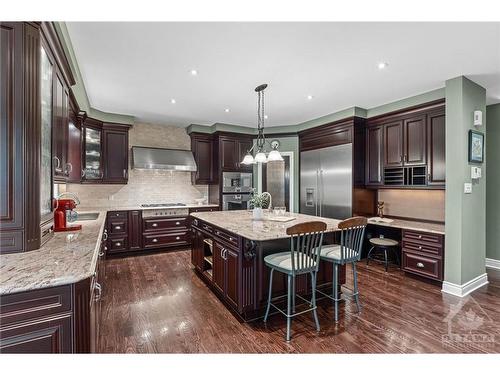 1116 Meadowshire Way, Manotick, ON 