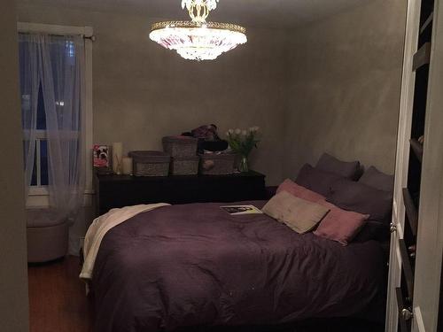 102 Montrose Ave, Toronto, ON - Indoor Photo Showing Bedroom