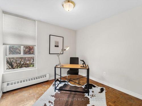 301-895 Kennedy Rd, Toronto, ON - Indoor Photo Showing Office