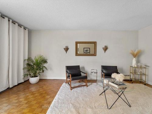 301-895 Kennedy Rd, Toronto, ON - Indoor Photo Showing Other Room