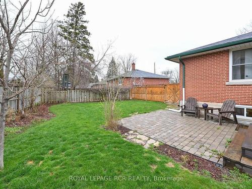 15 Robertson Dr, Guelph, ON - Outdoor