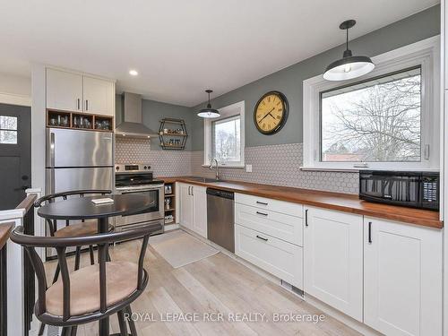 15 Robertson Dr, Guelph, ON - Indoor Photo Showing Kitchen With Stainless Steel Kitchen