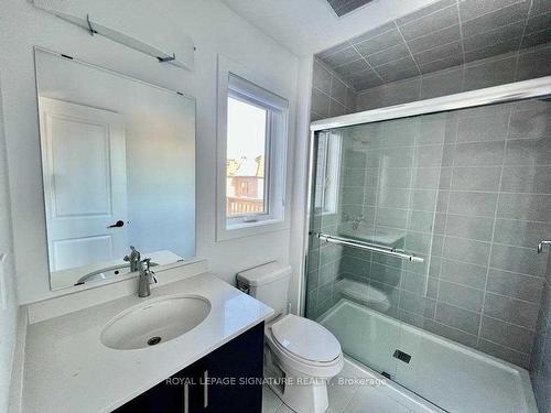 48 Ferris Circ, Guelph, ON - Indoor Photo Showing Bathroom