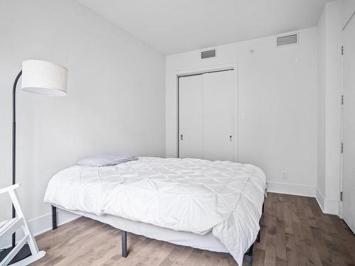 Chambre Ã Â coucher - 410-365 Rue St-André, Montréal (Ville-Marie), QC - Indoor Photo Showing Bedroom
