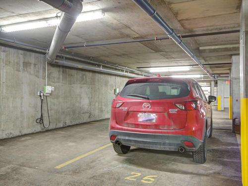 Parking - 606-11 Av. Gendron, Pointe-Claire, QC - Indoor Photo Showing Garage
