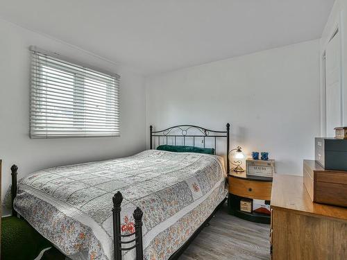Chambre Ã Â coucher - 305 Ch. Des Habitations-Des-Monts, Saint-Sauveur, QC - Indoor Photo Showing Bedroom
