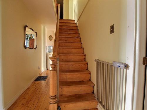 Escalier - 297 9E Rang, Saint-Honoré-De-Shenley, QC - Indoor Photo Showing Other Room