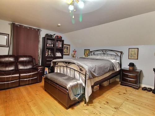 Master bedroom - 297 9E Rang, Saint-Honoré-De-Shenley, QC - Indoor Photo Showing Bedroom