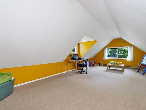 956 Lucas Ave, Saanich, BC - Indoor Photo Showing Other Room