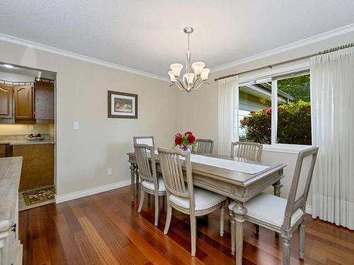 956 Lucas Ave, Saanich, BC - Indoor Photo Showing Dining Room