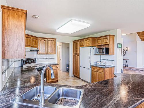 3000 Anchor Way, Nanoose Bay, BC - Indoor Photo Showing Kitchen With Double Sink