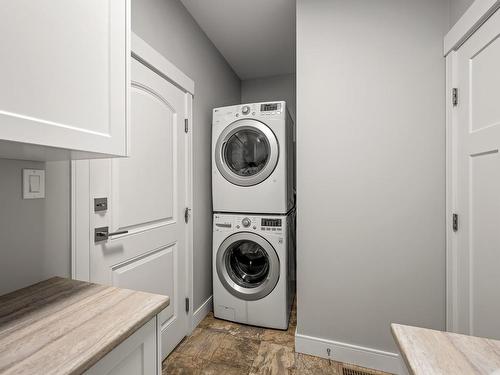 2612 Swanson St, Courtenay, BC - Indoor Photo Showing Laundry Room