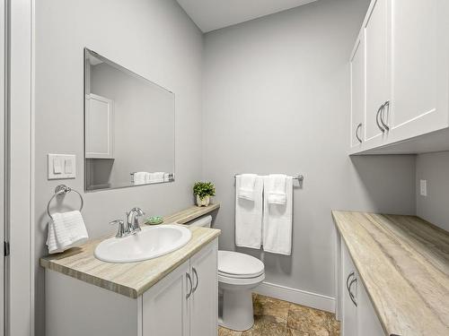 2612 Swanson St, Courtenay, BC - Indoor Photo Showing Bathroom