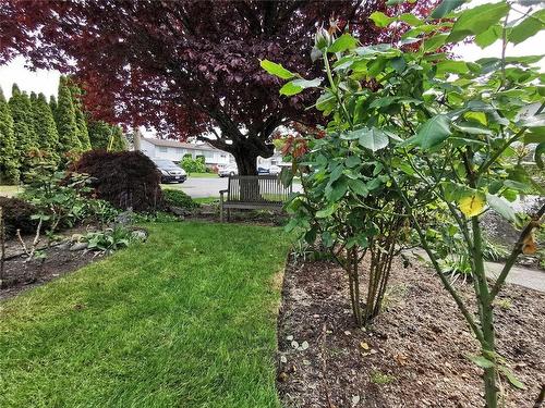 2116 Colinwood Rd, Sidney, BC - Outdoor