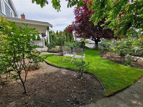 2116 Colinwood Rd, Sidney, BC - Outdoor