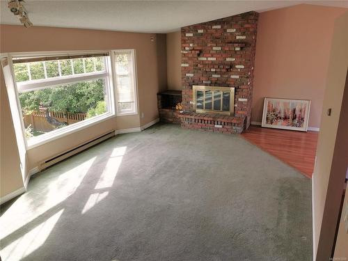 2116 Colinwood Rd, Sidney, BC - Indoor Photo Showing Living Room With Fireplace
