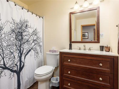 1307 Anderton Rd, Comox, BC - Indoor Photo Showing Bathroom