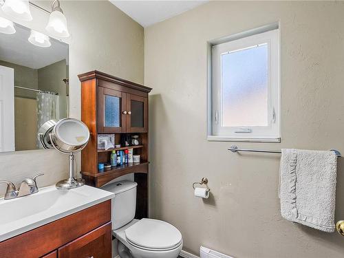 2113 Amethyst Way, Sooke, BC - Indoor Photo Showing Bathroom