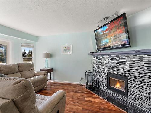 2113 Amethyst Way, Sooke, BC - Indoor Photo Showing Living Room With Fireplace