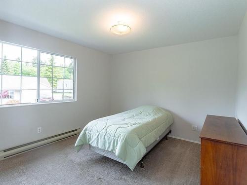 12-493 Pioneer Cres, Parksville, BC - Indoor Photo Showing Bedroom