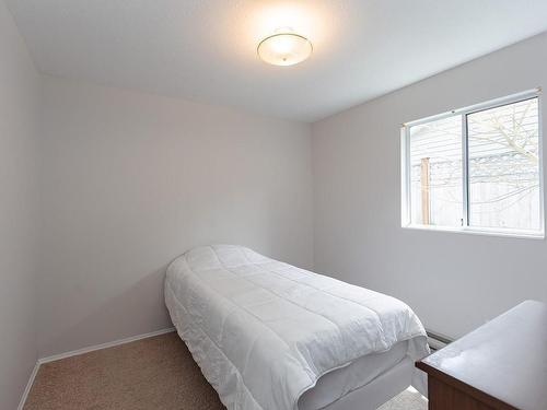 12-493 Pioneer Cres, Parksville, BC - Indoor Photo Showing Bedroom