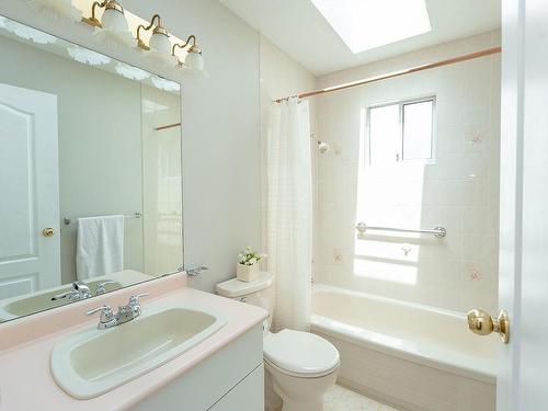 12-493 Pioneer Cres, Parksville, BC - Indoor Photo Showing Bathroom