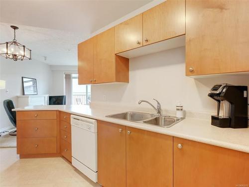 303-2423 Beacon Ave, Sidney, BC - Indoor Photo Showing Kitchen With Double Sink