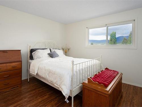 58 Duke St, Nanaimo, BC - Indoor Photo Showing Bedroom