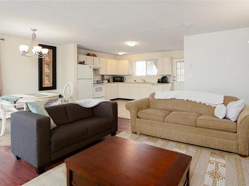 58 Duke St, Nanaimo, BC - Indoor Photo Showing Living Room