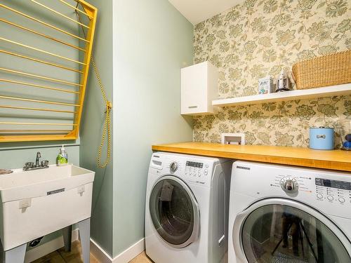 142-1939 Coldwater Drive, Kamloops, BC - Indoor Photo Showing Laundry Room
