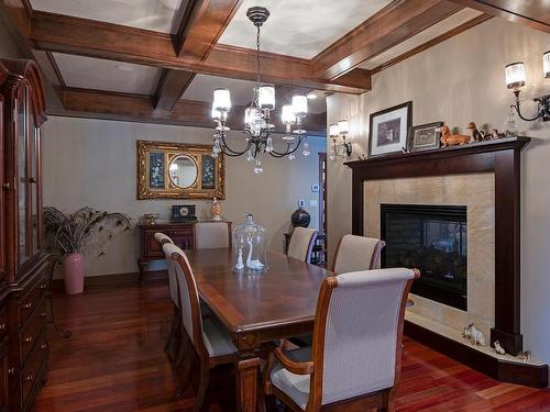 2622 Thompson Drive, Kamloops, BC - Indoor Photo Showing Dining Room With Fireplace