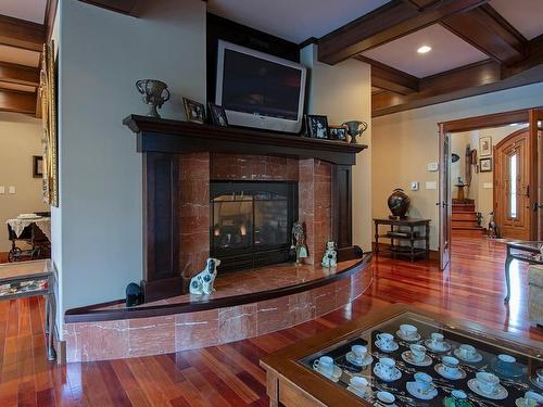2622 Thompson Drive, Kamloops, BC - Indoor Photo Showing Other Room With Fireplace