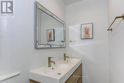 165 Howland Avenue, Toronto, ON - Indoor Photo Showing Bathroom