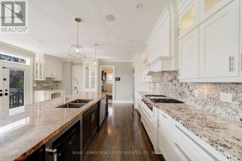 1330 Tansley Drive, Oakville, ON - Indoor Photo Showing Kitchen With Double Sink With Upgraded Kitchen