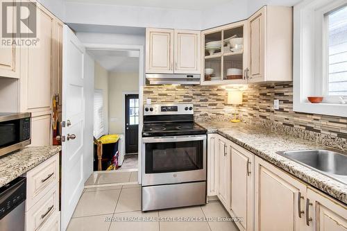 52 Bicknell Avenue, Toronto, ON - Indoor Photo Showing Kitchen With Upgraded Kitchen