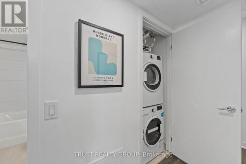 Th16 - 10 Ed Clark Gardens, Toronto, ON - Indoor Photo Showing Laundry Room