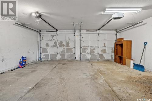 317 3Rd Street S, Martensville, SK - Indoor Photo Showing Garage
