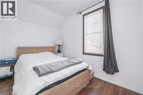 19 Wilton Place, Kitchener, ON - Indoor Photo Showing Bedroom