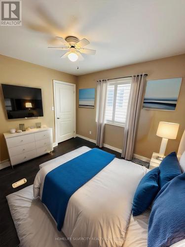 8596 Milomir Street, Niagara Falls, ON - Indoor Photo Showing Bedroom