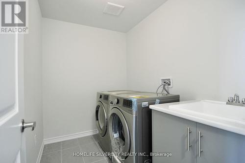 13 Dore Drive, Brantford, ON - Indoor Photo Showing Laundry Room