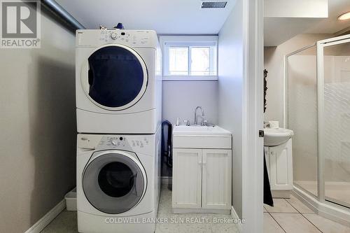 74 Bow Valley Drive, Hamilton, ON - Indoor Photo Showing Laundry Room