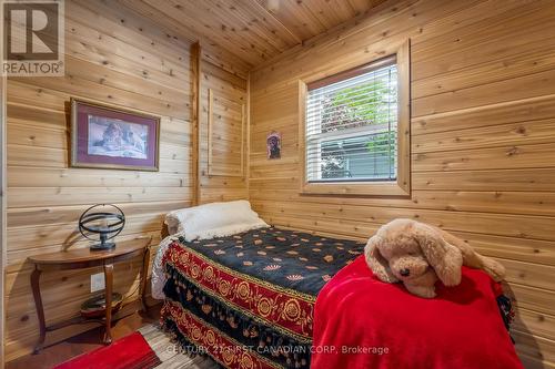 54 Lakeshore Drive, Puslinch, ON - Indoor Photo Showing Bedroom