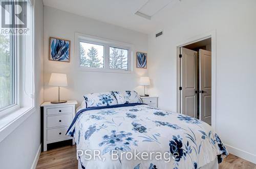 207 - 10 Beckwith Lane, Blue Mountains, ON - Indoor Photo Showing Bedroom