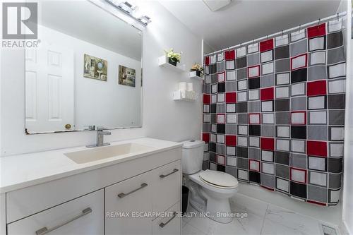 58 Jordan Drive, Cambridge, ON - Indoor Photo Showing Bathroom