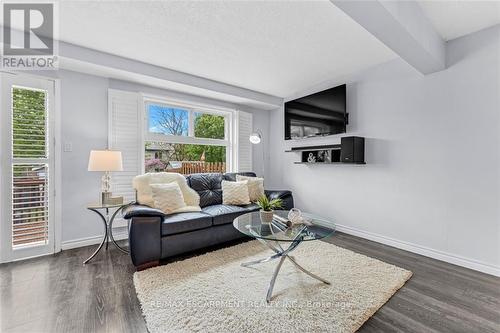 58 Jordan Drive, Cambridge, ON - Indoor Photo Showing Living Room