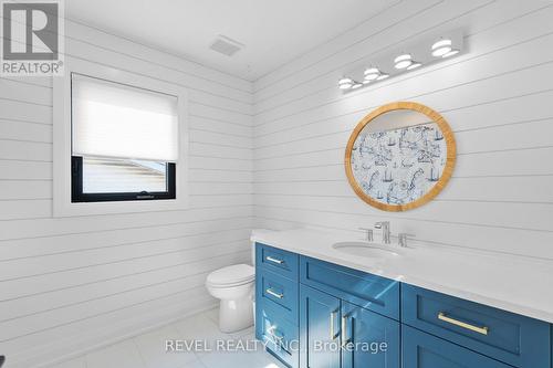56 West Farmington Drive, St. Catharines, ON - Indoor Photo Showing Bathroom